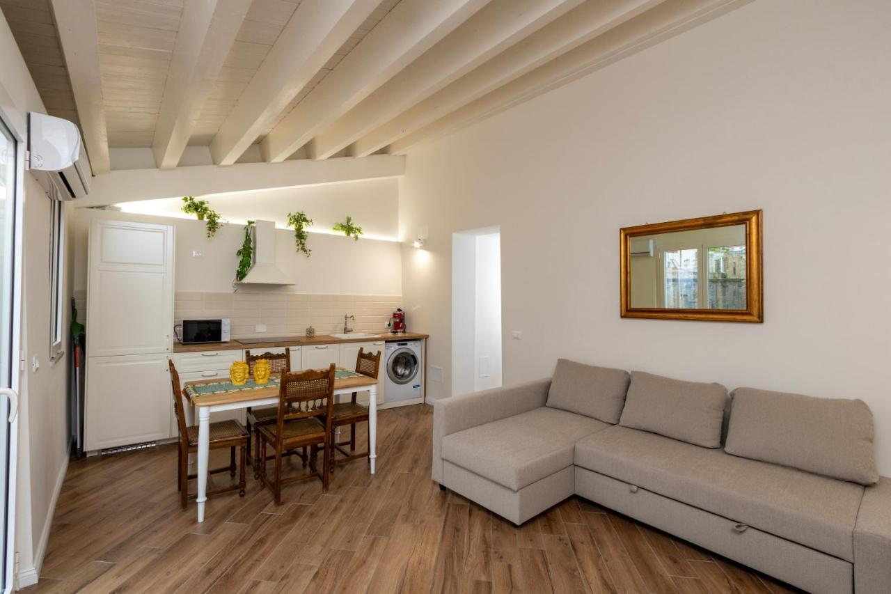 Cortile Del Greco Apartments Palermo Exteriör bild